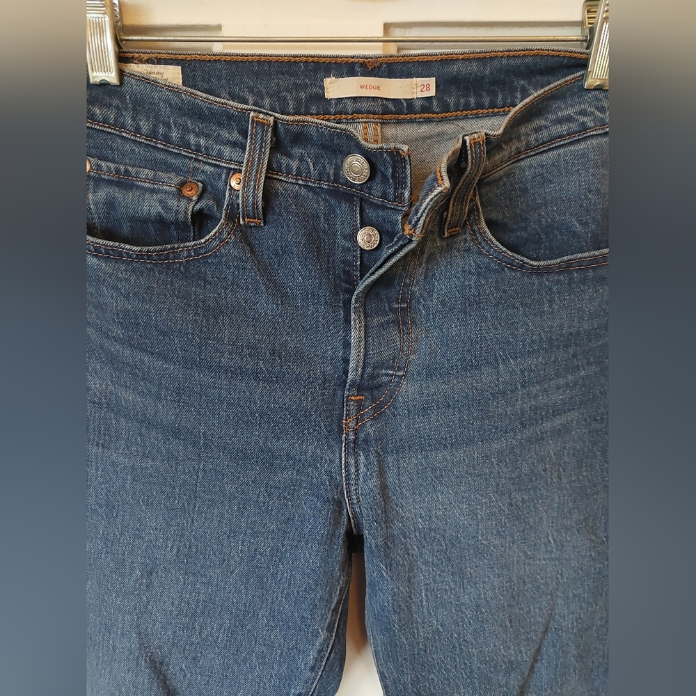 Levi's Iconic Wedgie Jeans